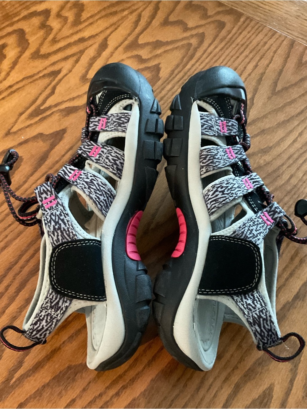NWOT Keen Newport H2 Water/Hiking Black/Pink Pattern Bungee Lace, Women’s Sz 6.5 - Picture 4 of 7